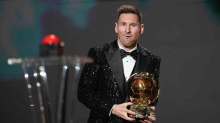 Messi di nuovo ottiene il Pallone d'Oro ed è polemica: la protesta dei calciatori